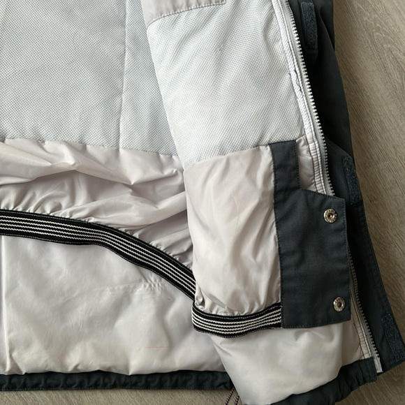 O’Neill snowboarding jacket - Picture 4 of 9